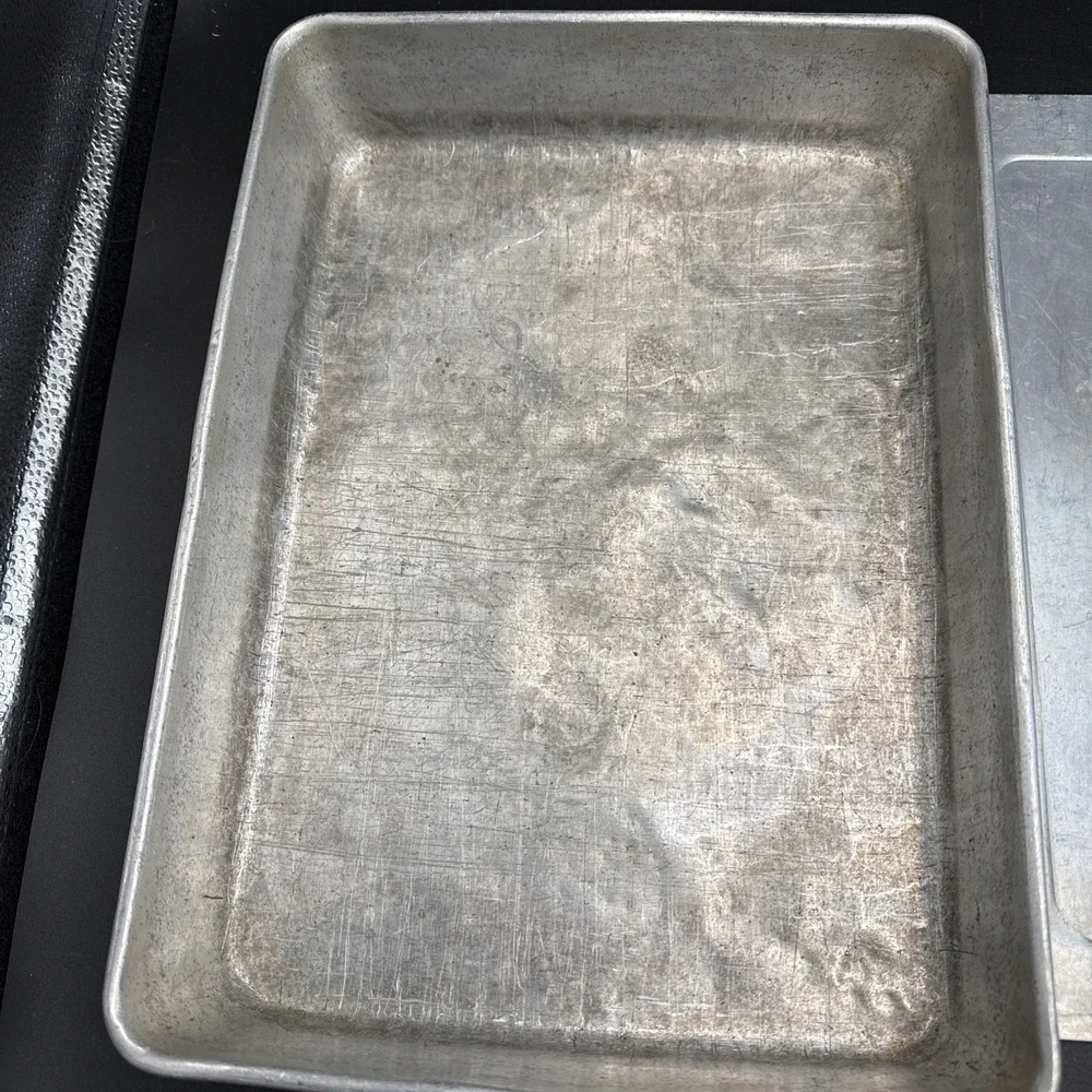 Vintage Aluminum 12 3/4 x 9 x 2 1/4 Bakeware Rolled Rim with slide on lid
